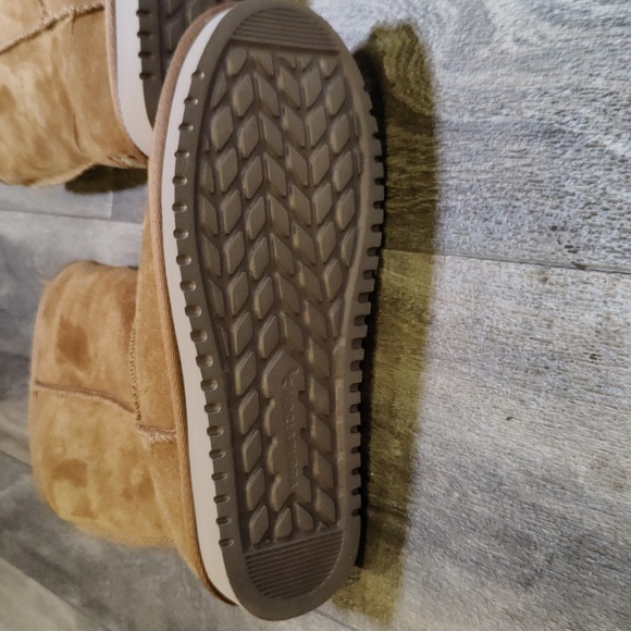 UGG Koolaburra Suede Boots NWOT - Picture 6 of 7